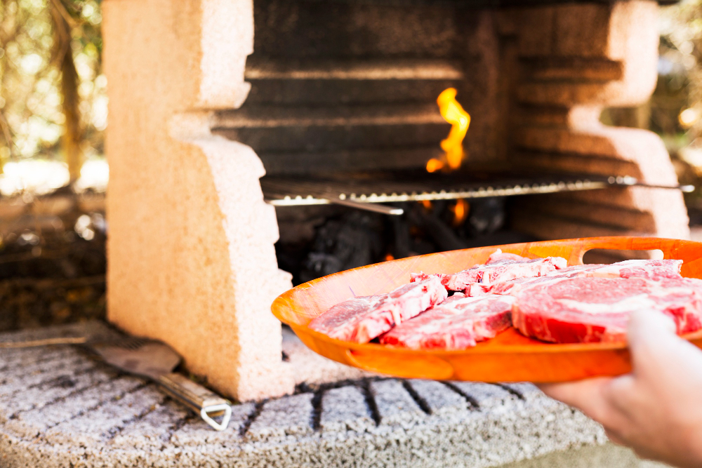 Barbecue_e_forno_in_muratura_il_perfetto_connubio_per_grigliate_indimenticabili_7d1e6265d3
